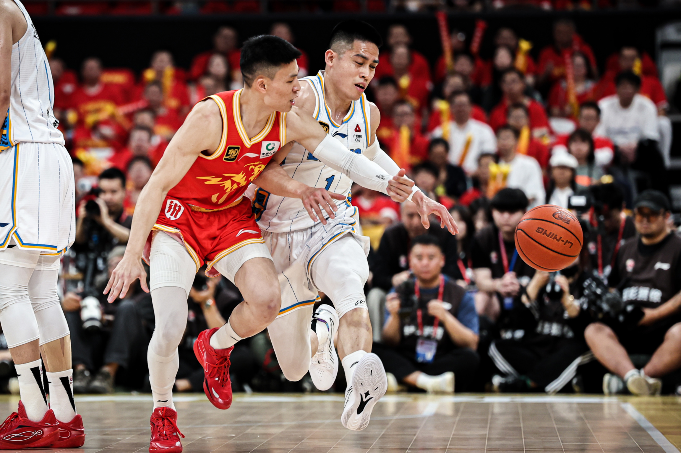 爱游戏娱乐-加时末段广东宏远豪取连胜：CBA常规赛节点到来；赛场秩序良好；年轻球员得到机会的简单介绍